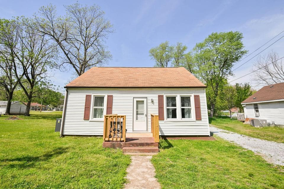402 W Highland Drive, Fulton, KY 42041