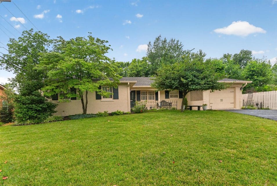 3349 Hunter Road, Lexington, KY 40502