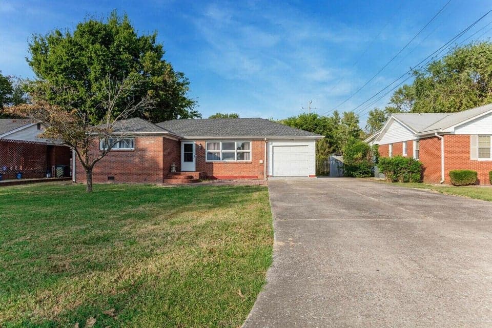 1720 Calvin Drive, Hopkinsville, KY 42240