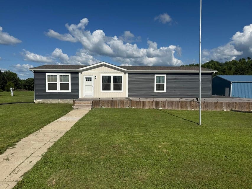 150 Village Lane, Russell Springs, KY 42642
