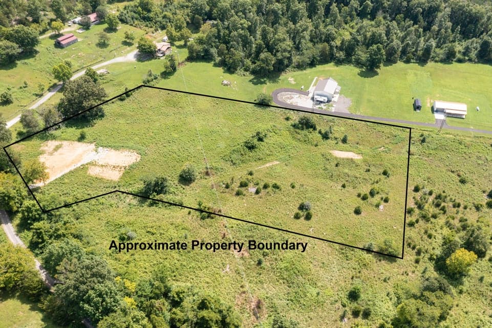 3729 KY-790. Bear Hollow Road, Bronston, KY 42518