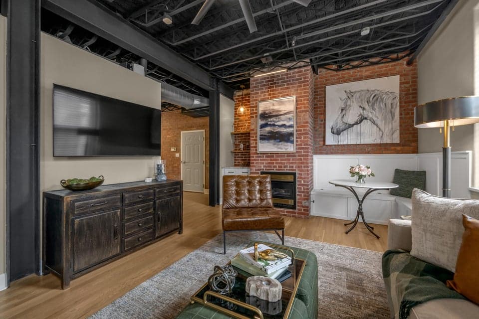 200 W 2nd Street 101, Lexington, KY 40507