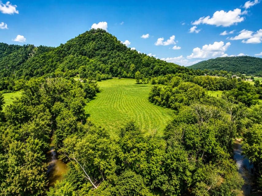 2924 Red Lick Road, Irvine, KY 40336