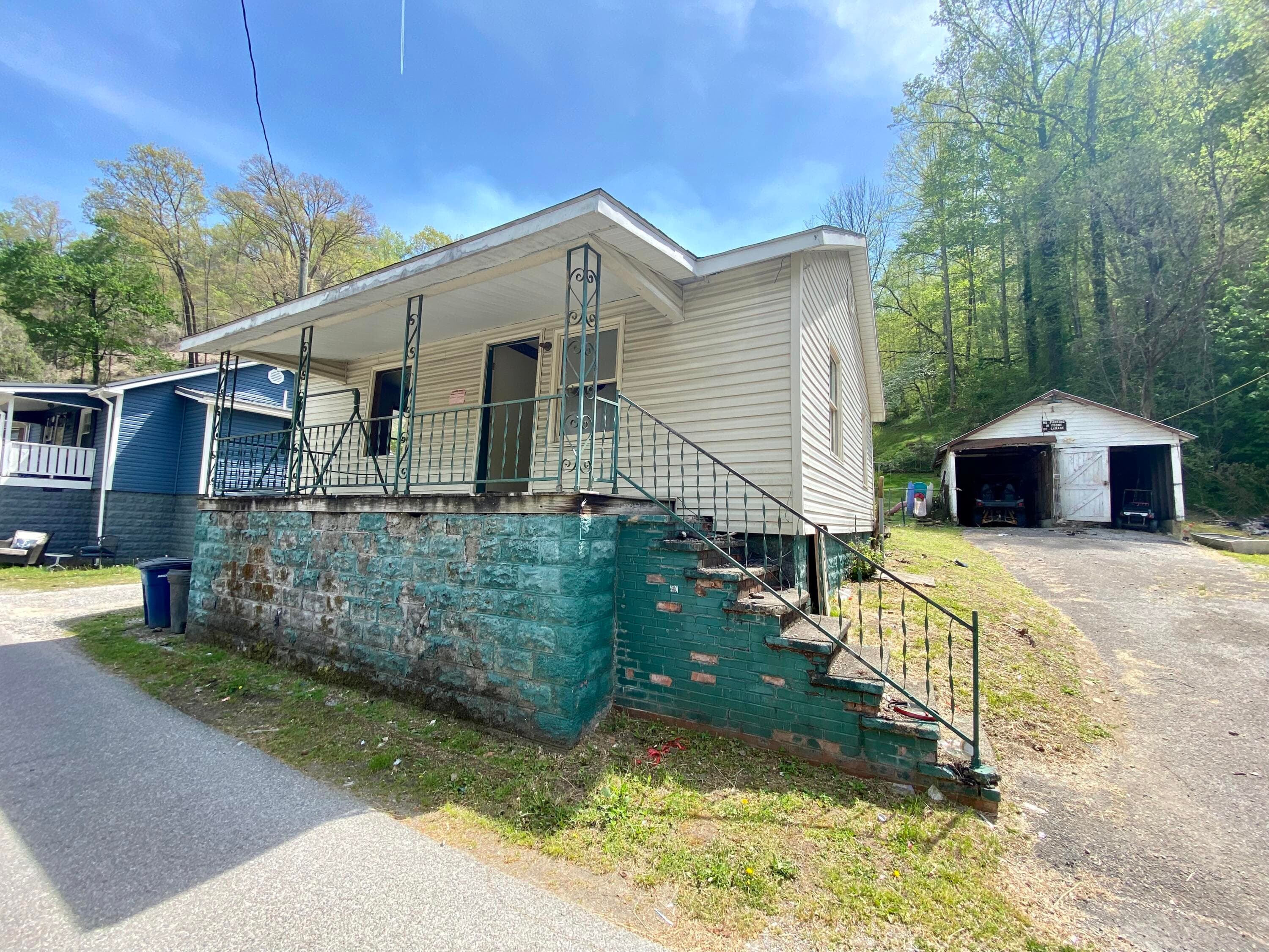 414 Main Street, Teaberry, KY 41660