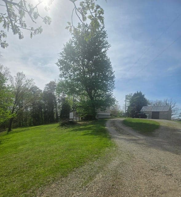 271 Estes Road, Clay City, KY 40312
