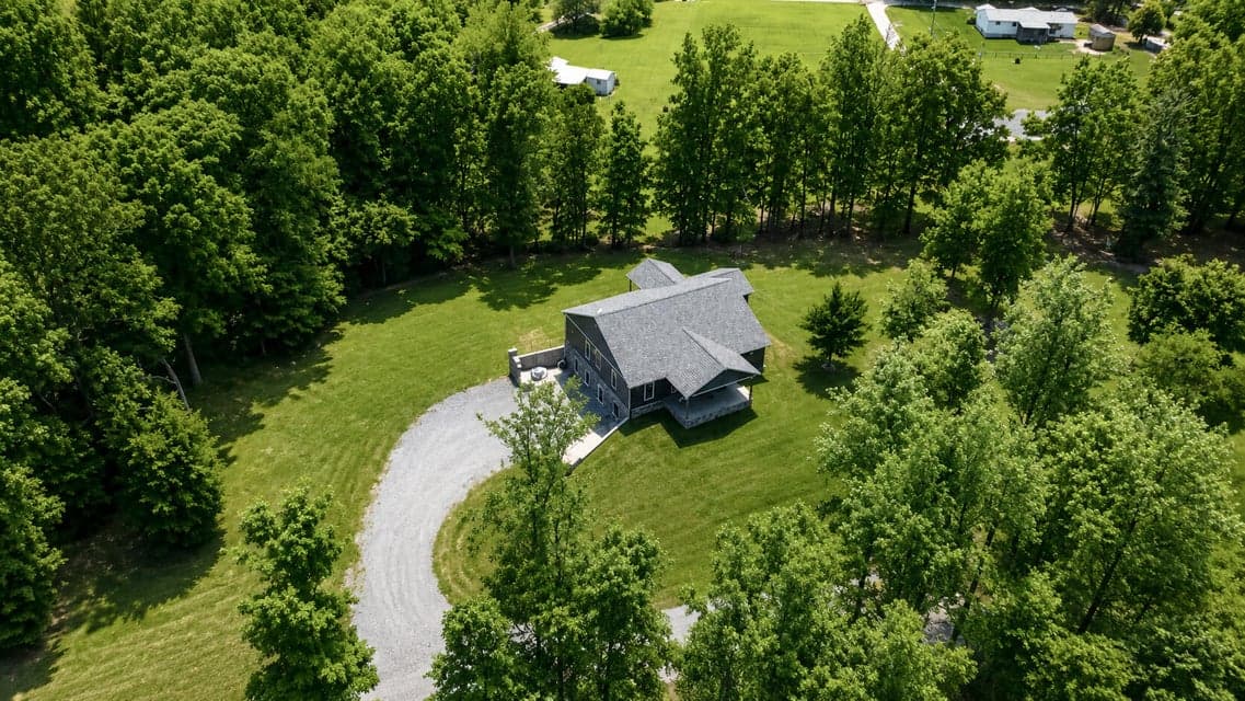 226 W Wilson Road, Russell Springs, KY 42642