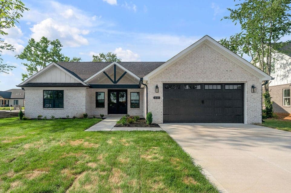 221 Madison Avenue, Nicholasville, KY 40356