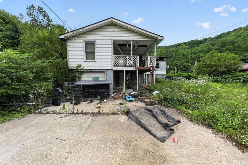41 Bulan Hiner Road, Bulan, KY 41722