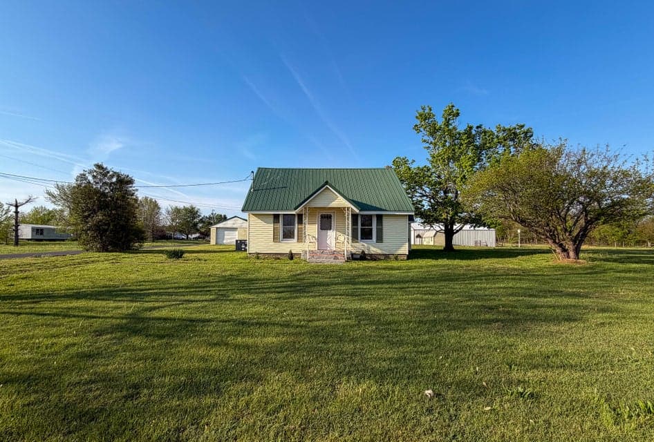 12800 Woodville Road, Kevil, KY 42053