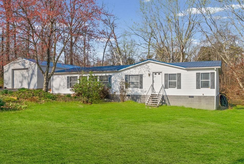 7301 S Madisonville Road, Hopkinsville, KY 42240