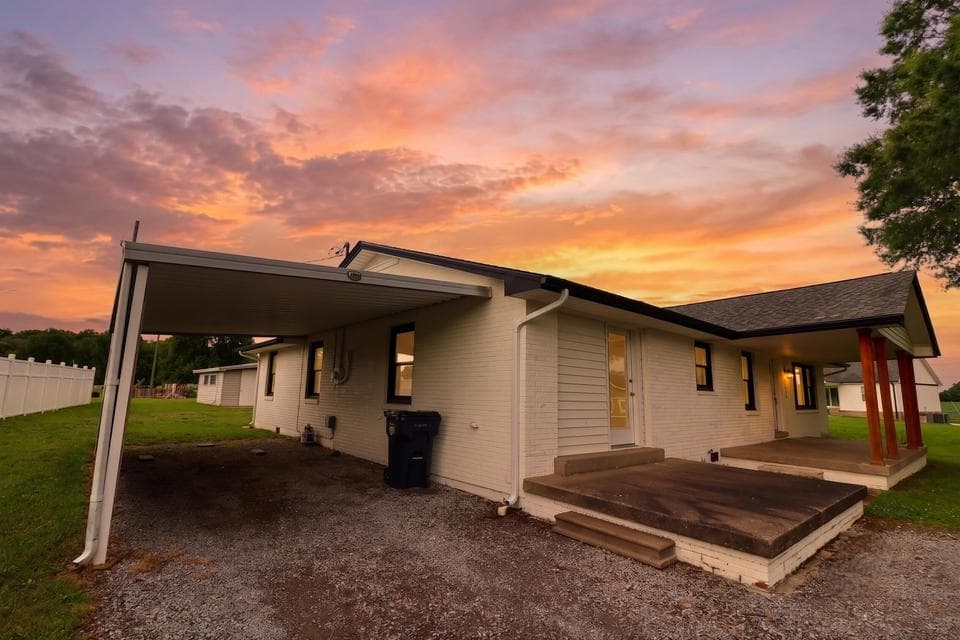 2614 Kentucky 121 South, Murray, KY 42071