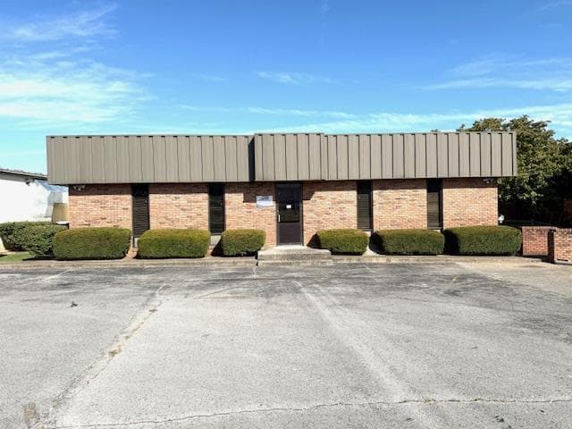 208 Bradshaw Pike Pike, Hopkinsville, KY 42240