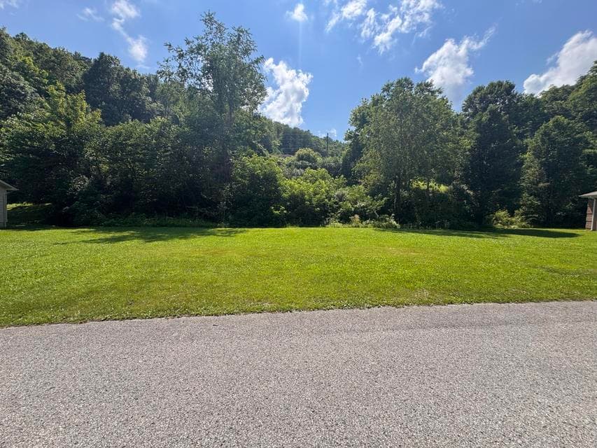 111 115 Stoney Brook Dr, Van Lear, KY 41265