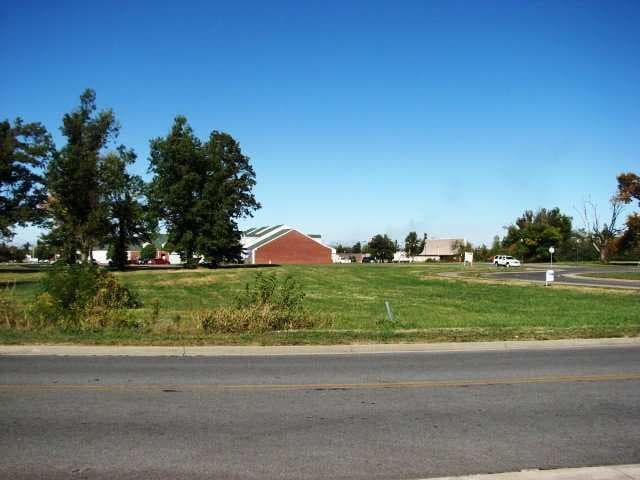 2700 W 2700 W Park Dr Drive, Paducah, KY 42001