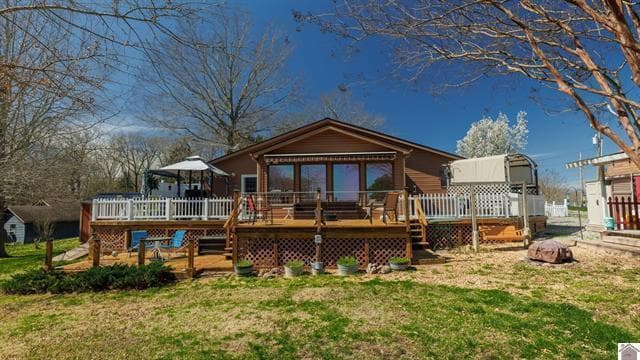 100 Cemetery Hill Lane, Benton, KY 42025