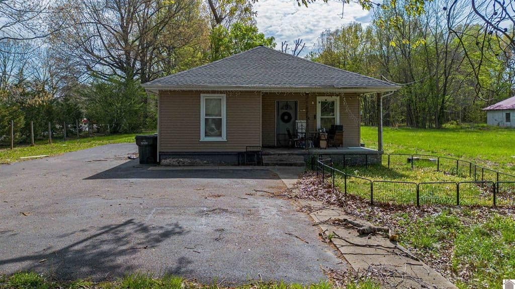 1740 Husband Road, Paducah, KY 42003
