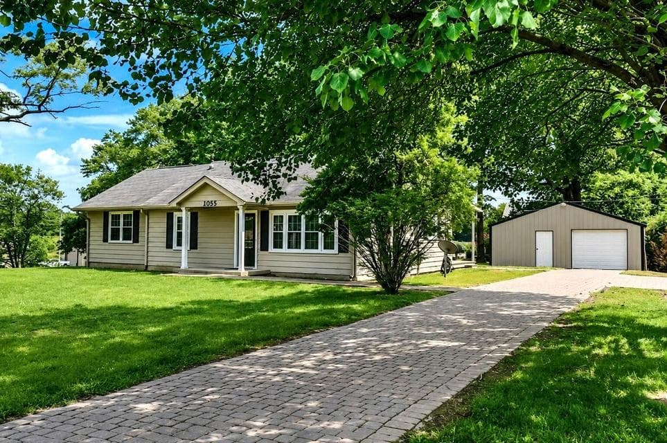 2055 Lovers Lane, Hopkinsville, KY 42240