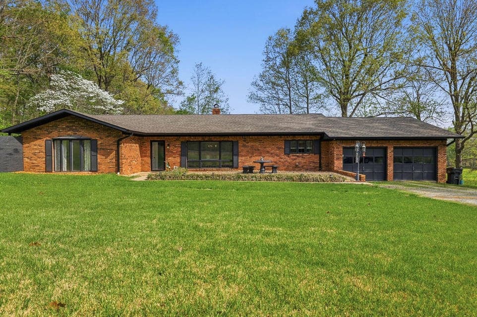 1601 Shallow Creek Circle, Paducah, KY 42001