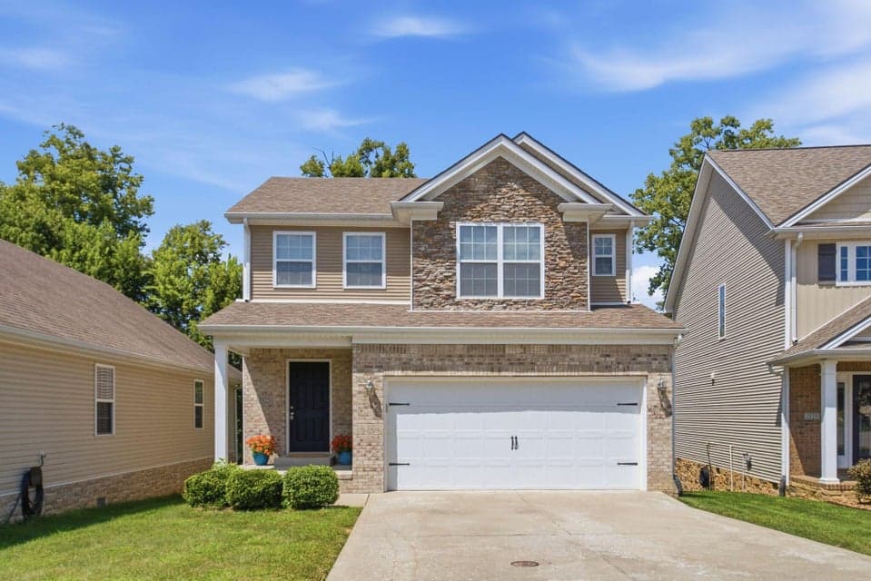 1925 Falling Leaves Lane, Lexington, KY 40509